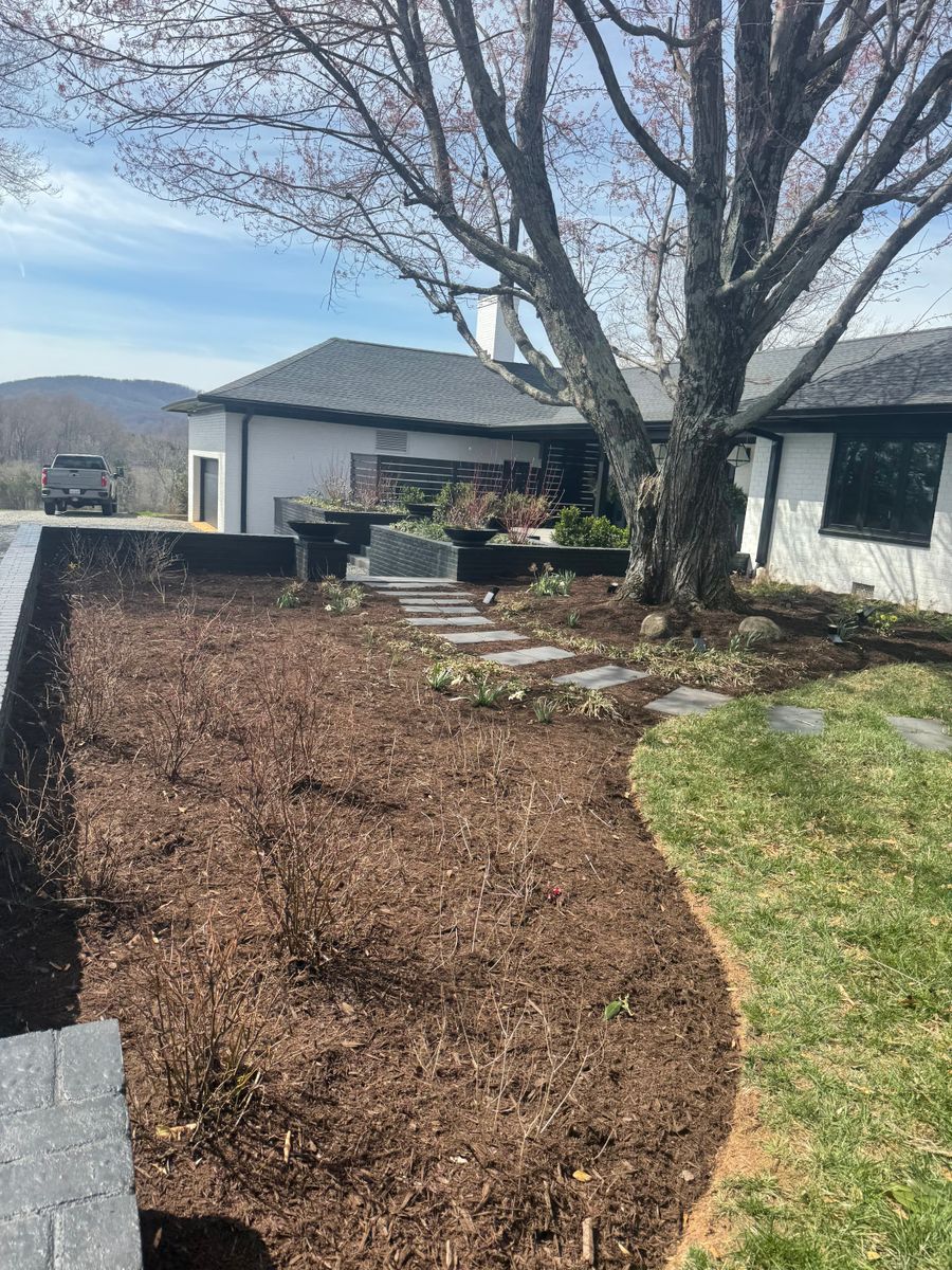 Mulch Installation for Chiles Lawn & Landscaping in Gordonsville, VA