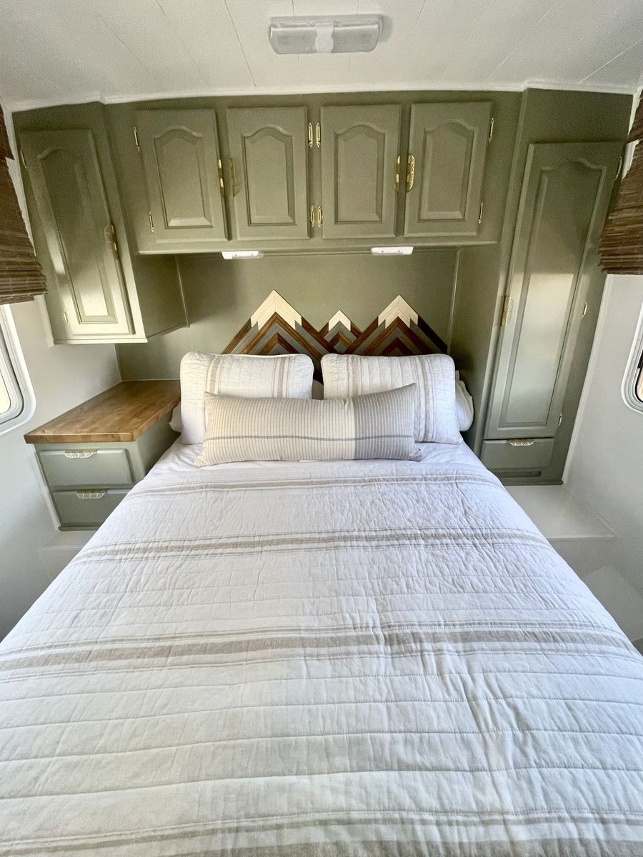 For Sale for Mauka to Makai RV Renovations in Los Angeles, CA