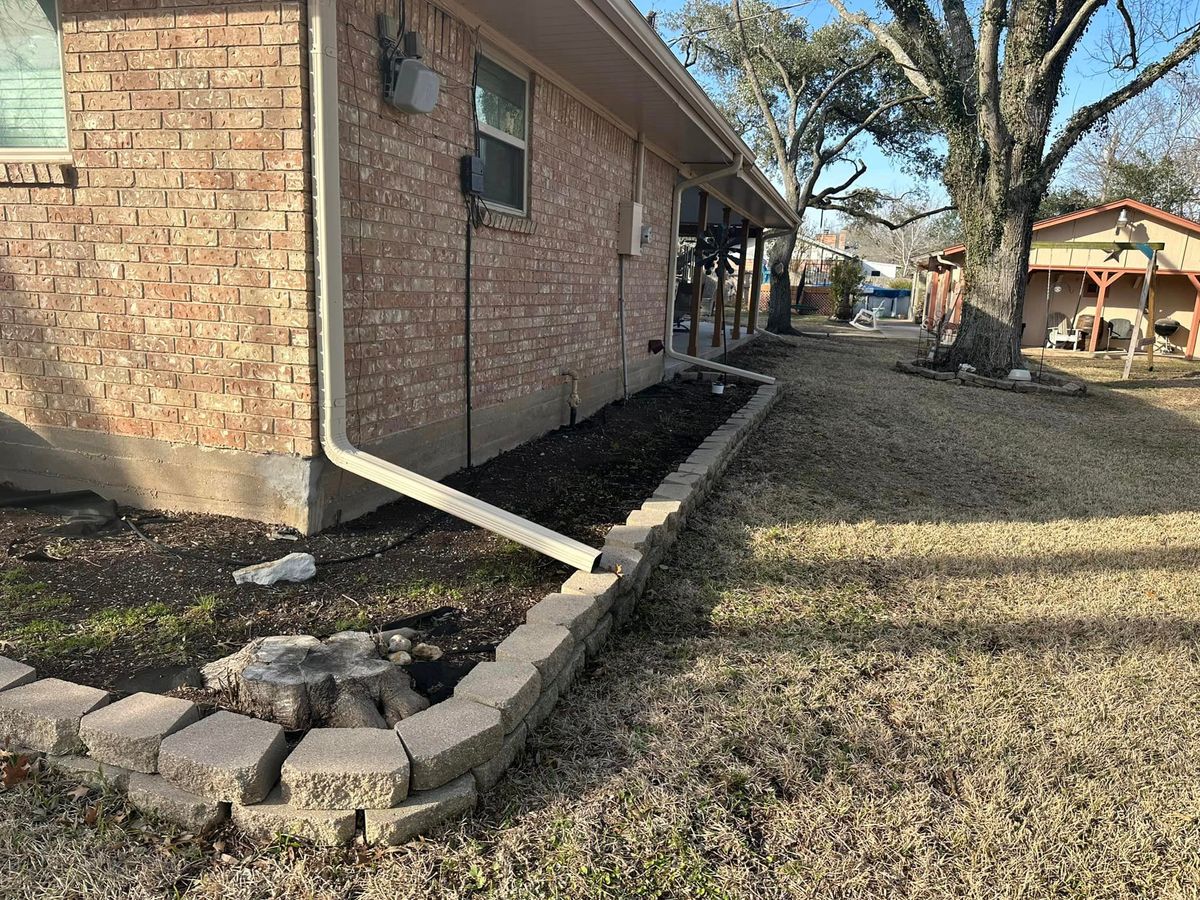 Mulch Installation for Allen Lawn Care in Taylor, Texas