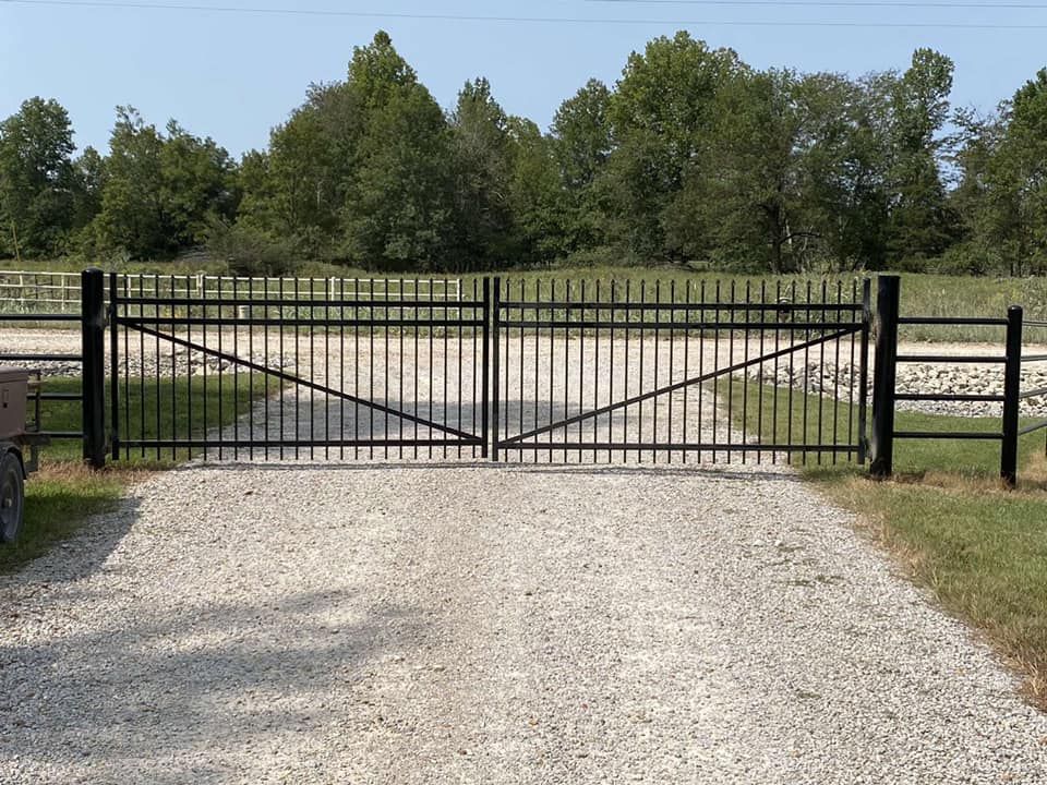 Gate Installation And Repair for B&J Fencing in Harviell, MO