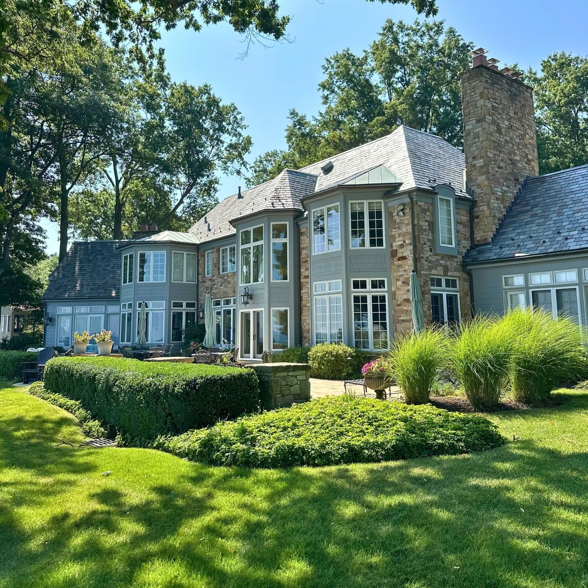 Edging for Newtons Lawncare LLC in North Ridgeville, OH