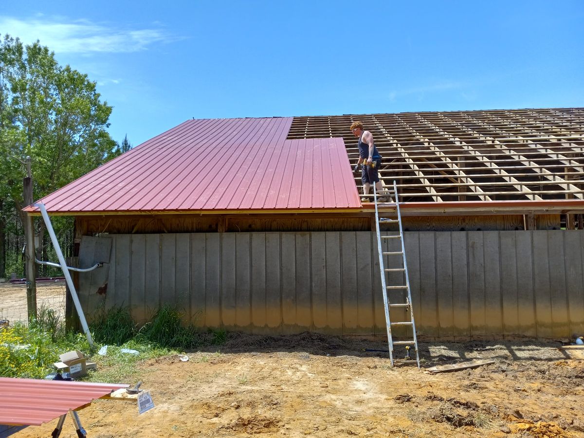 Roofing Installation for H & R Roofing And Construction  in Union, MS