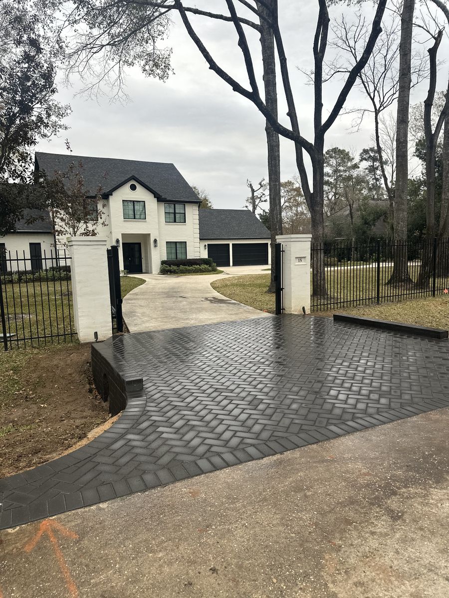 Hardscaping for Atlas Land Design in Creekside Park, TX