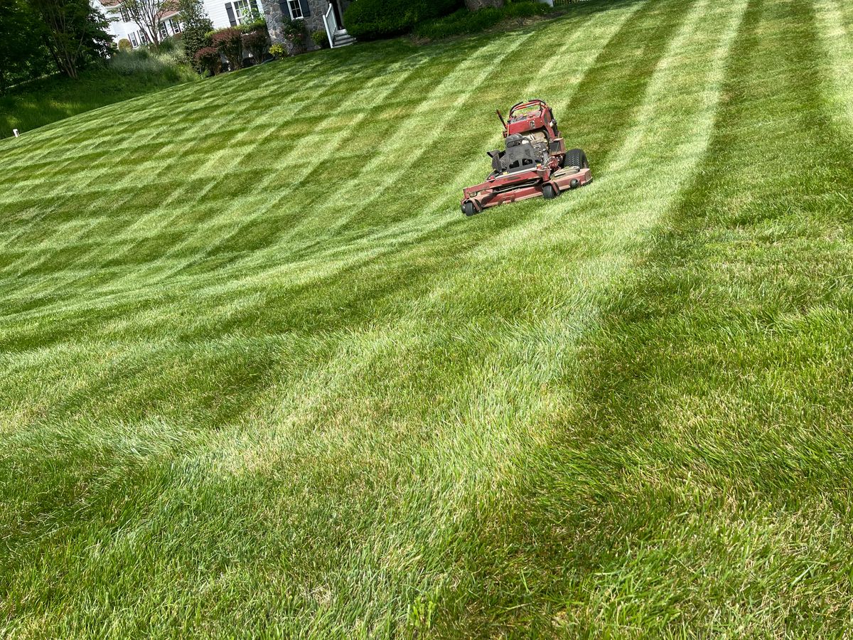 Lawn Maintenance for Hurley's Cutz in Saint Leonard, MD