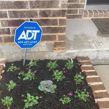 Mulch Installation for Joandi's Lawn & Landscaping Service in Haltom City, TX