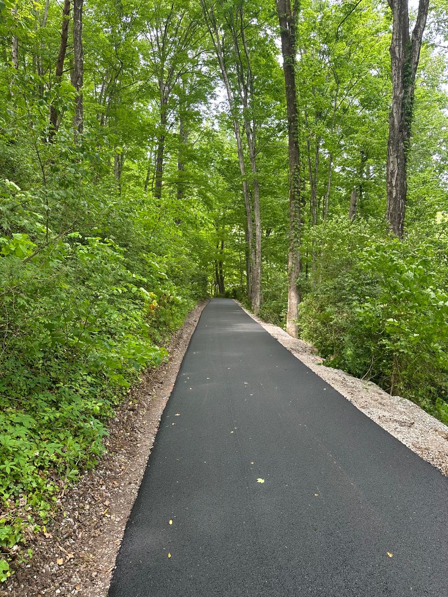 Asphalt Paving for Metzler Paving and Sealcoating LLC in Jacksboro, TN
