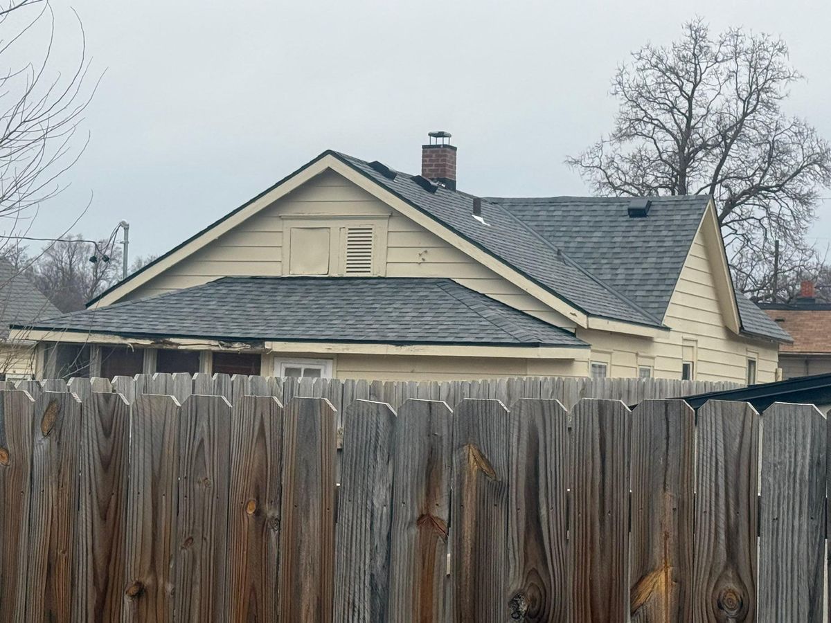 Roofing Repairs for Full Roof Replacement Repairs and Seamless Guttering in Saint Joseph, MO