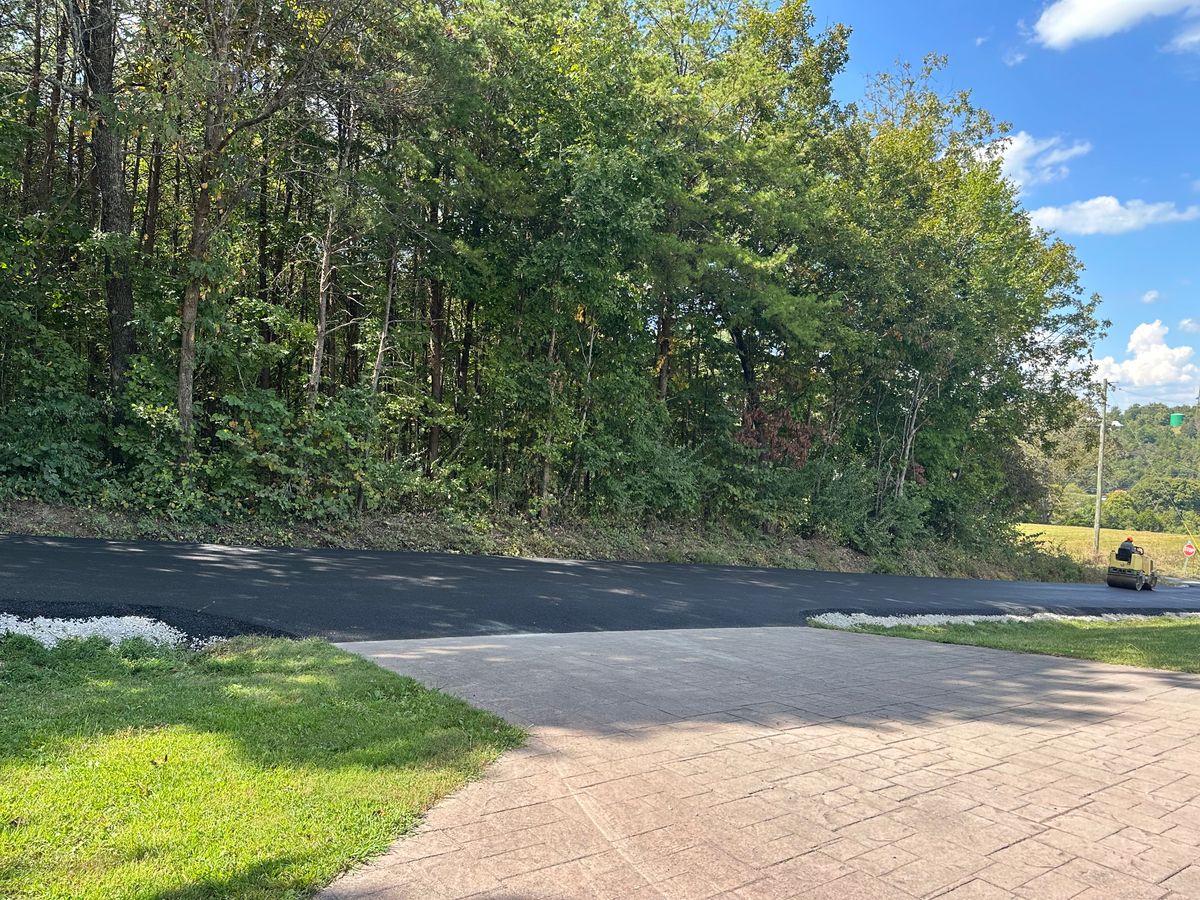 Asphalt Paving for Metzler Paving and Sealcoating in Jacksboro, TN