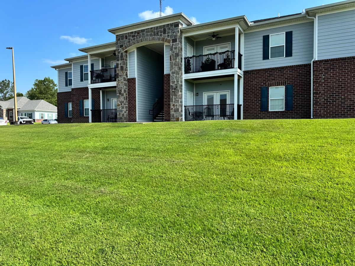 Lawn Maintenance for Apex Lawn & Landscaping INC in Dyersburg, TN