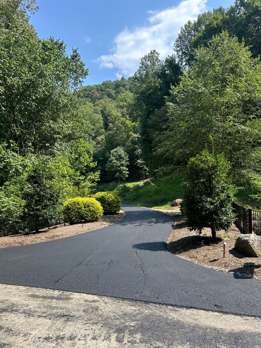 Asphalt Driveways for James R Carter Paving in Roanoke, VA