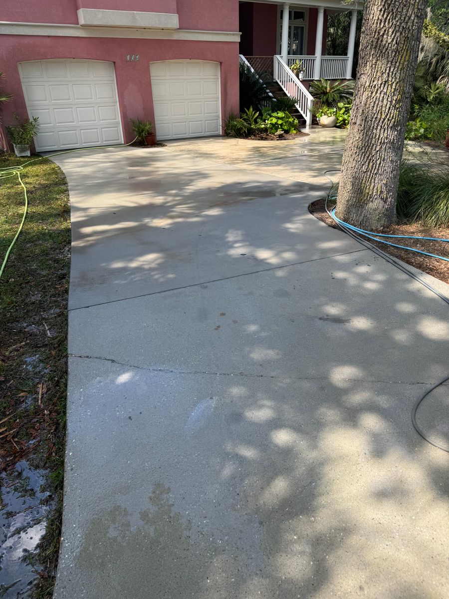 Driveway and Sidewalk Cleaning for Patriot Soft Wash LLC in Beaufort, SC