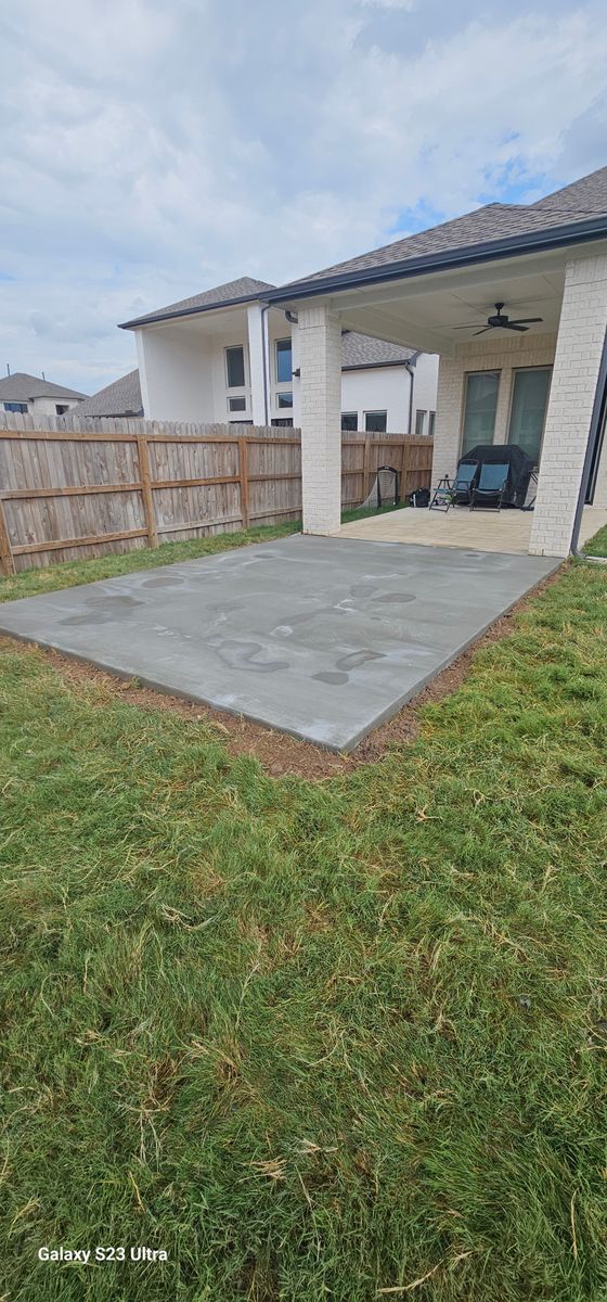 Driveways for Martin's Masonry & Landscaping in Leander, TX