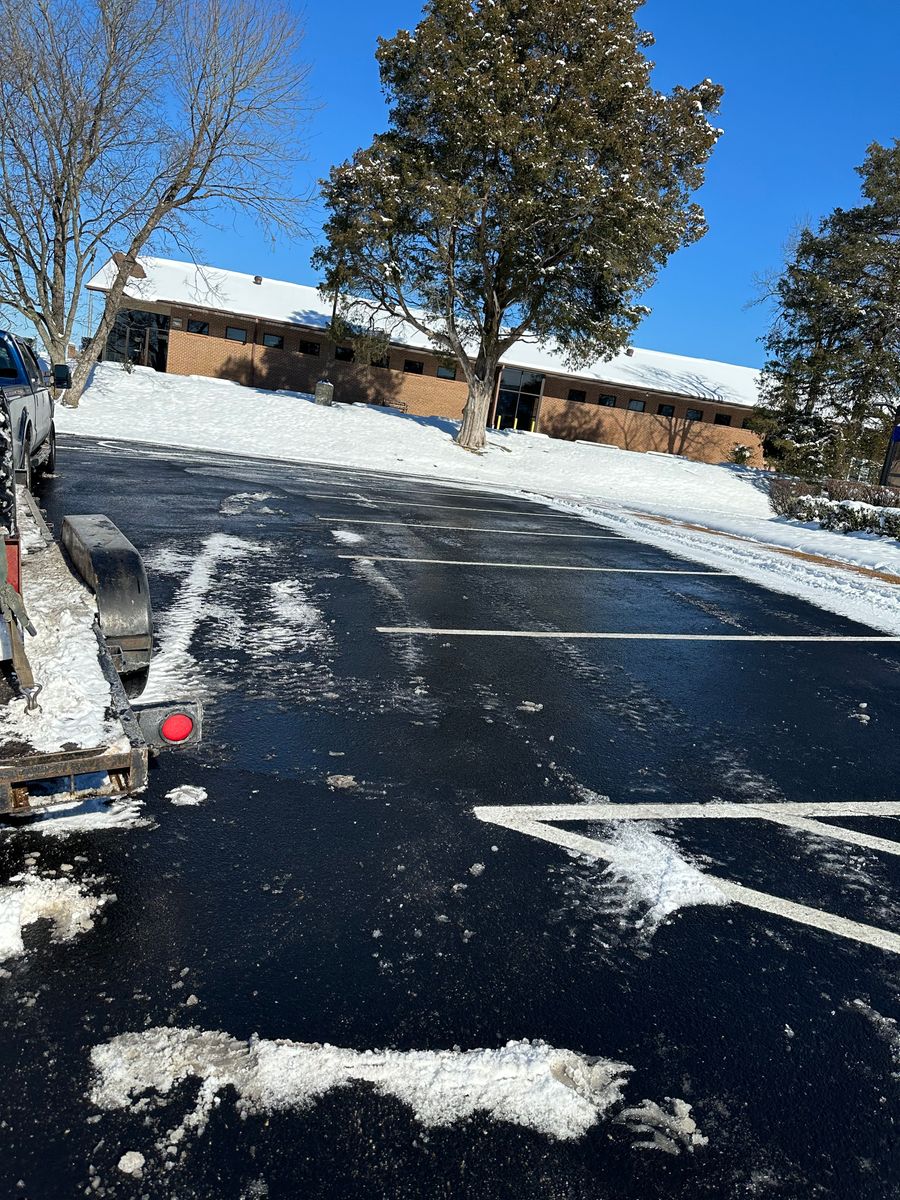 Snow removal for Ground Worx in Lebanon, TN