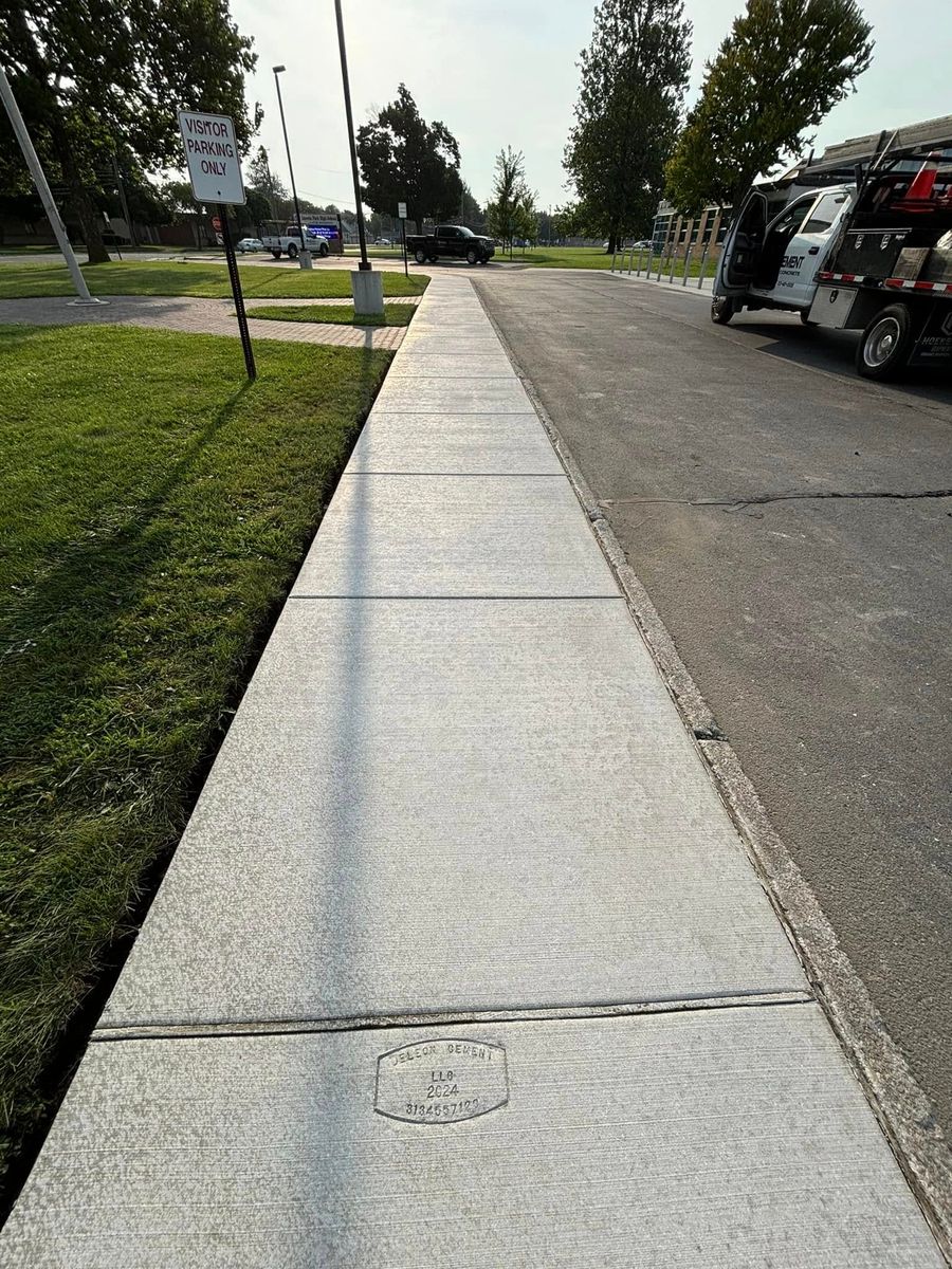 Sidewalk Installation for DeLeòn Cement in Detroit, MI