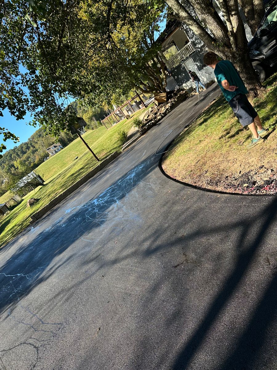 Asphalt Paving for Metzler Paving and Sealcoating in Jacksboro, TN