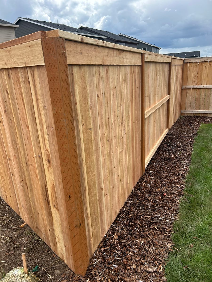 Custom Fence Design for Ranch Handy Fencing & Cattle LLC in Harrisburg, OR