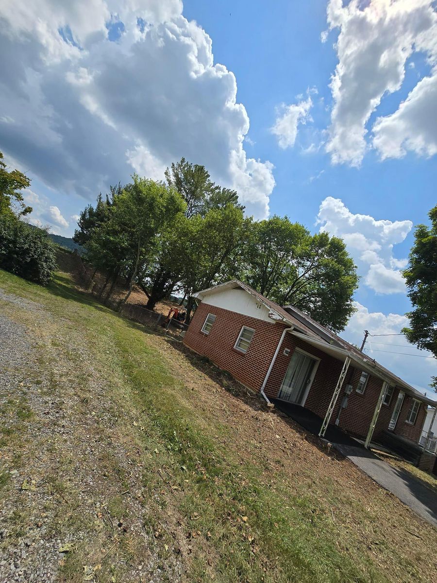 Property clean up for M&L Lumber and Excavating in Jonesborough, TN