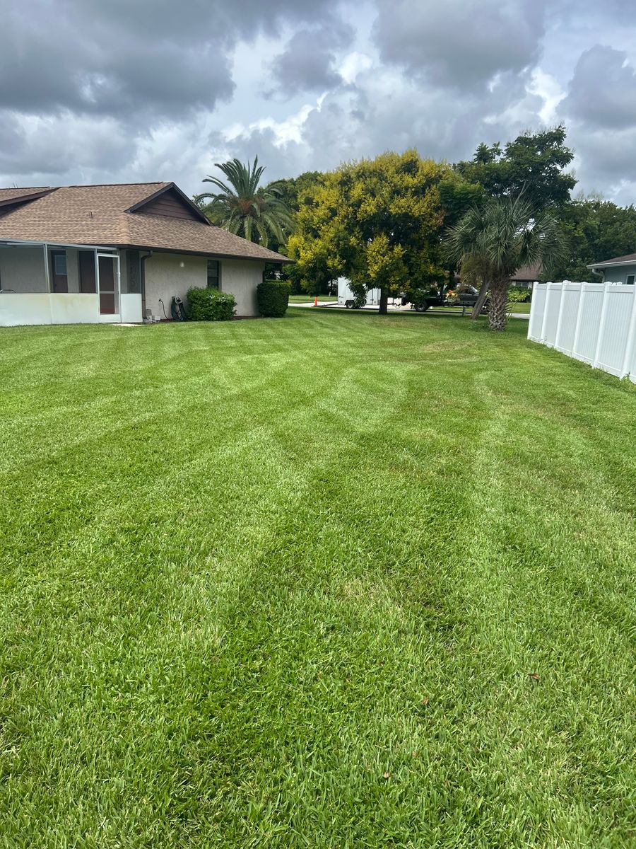 Lawn maintenance for Aside from the Rest in Port Orange, FL