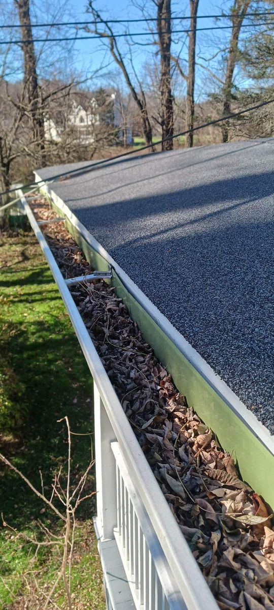 Gutter cleaning for Finishing Touches in Pine Bush, NY