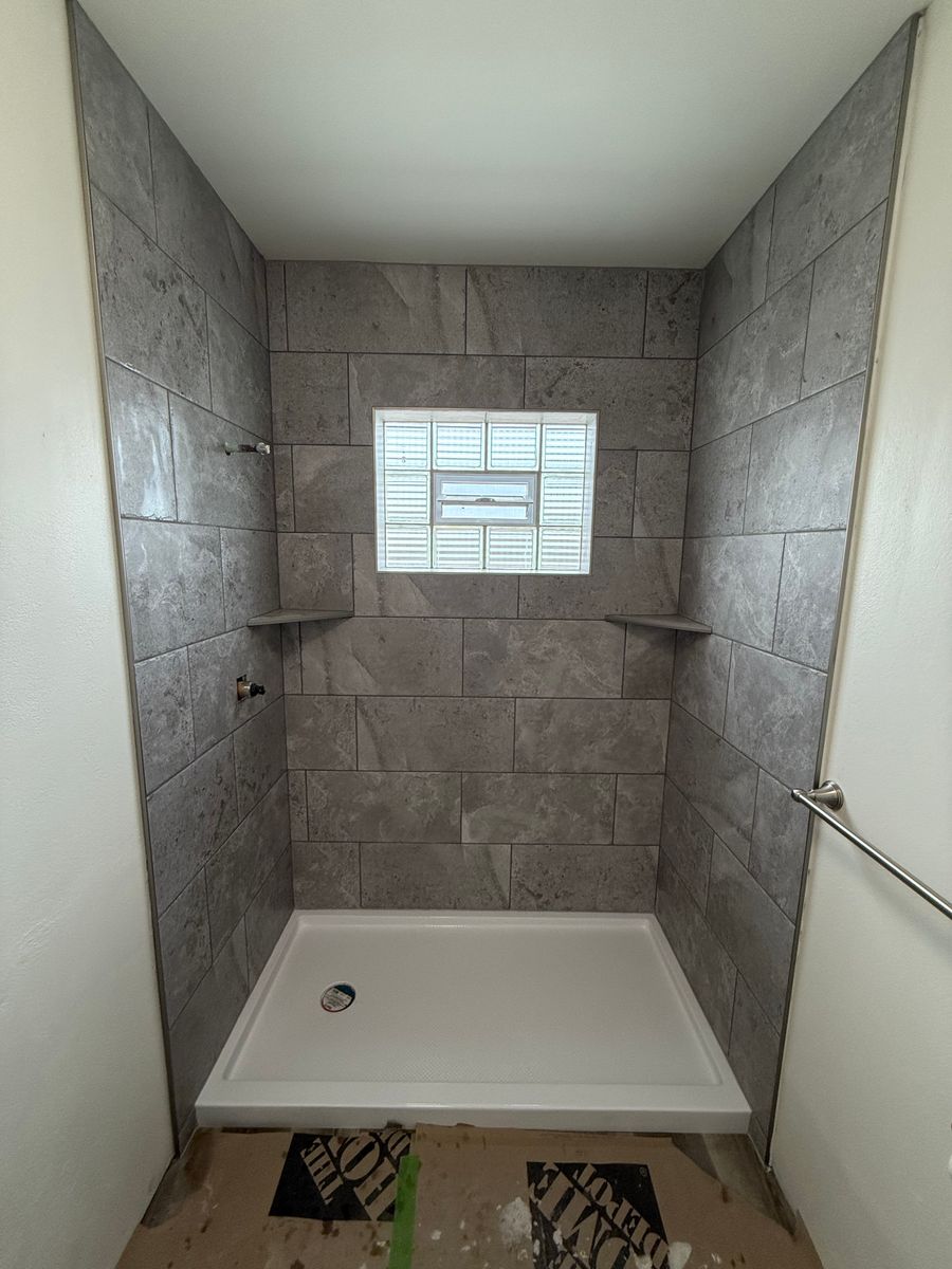 Shower Tiling for C&N Flooring Solutions LLC in Chino Valley, AZ