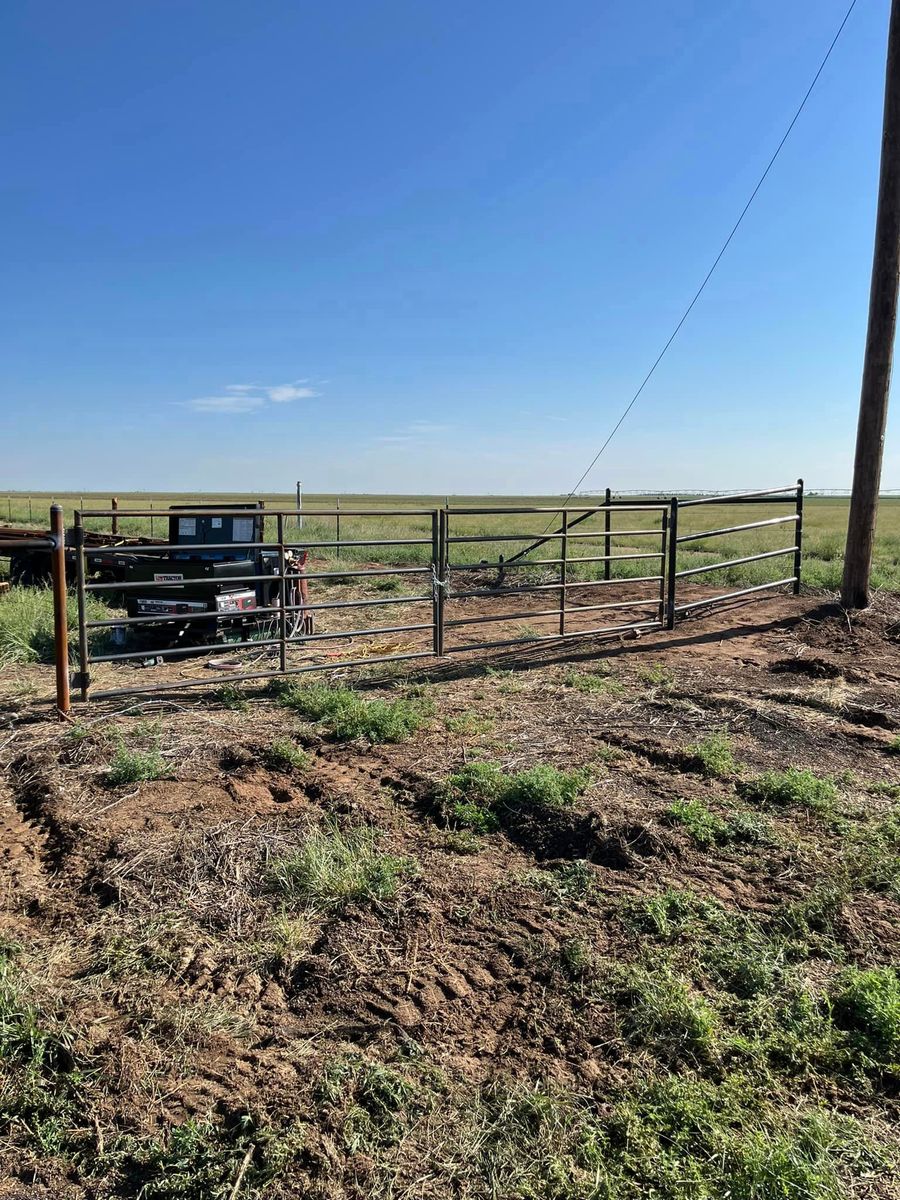 Gate Installation and Repair for D Flying E Mobile Welding & Fencing in Dalhart,, TX