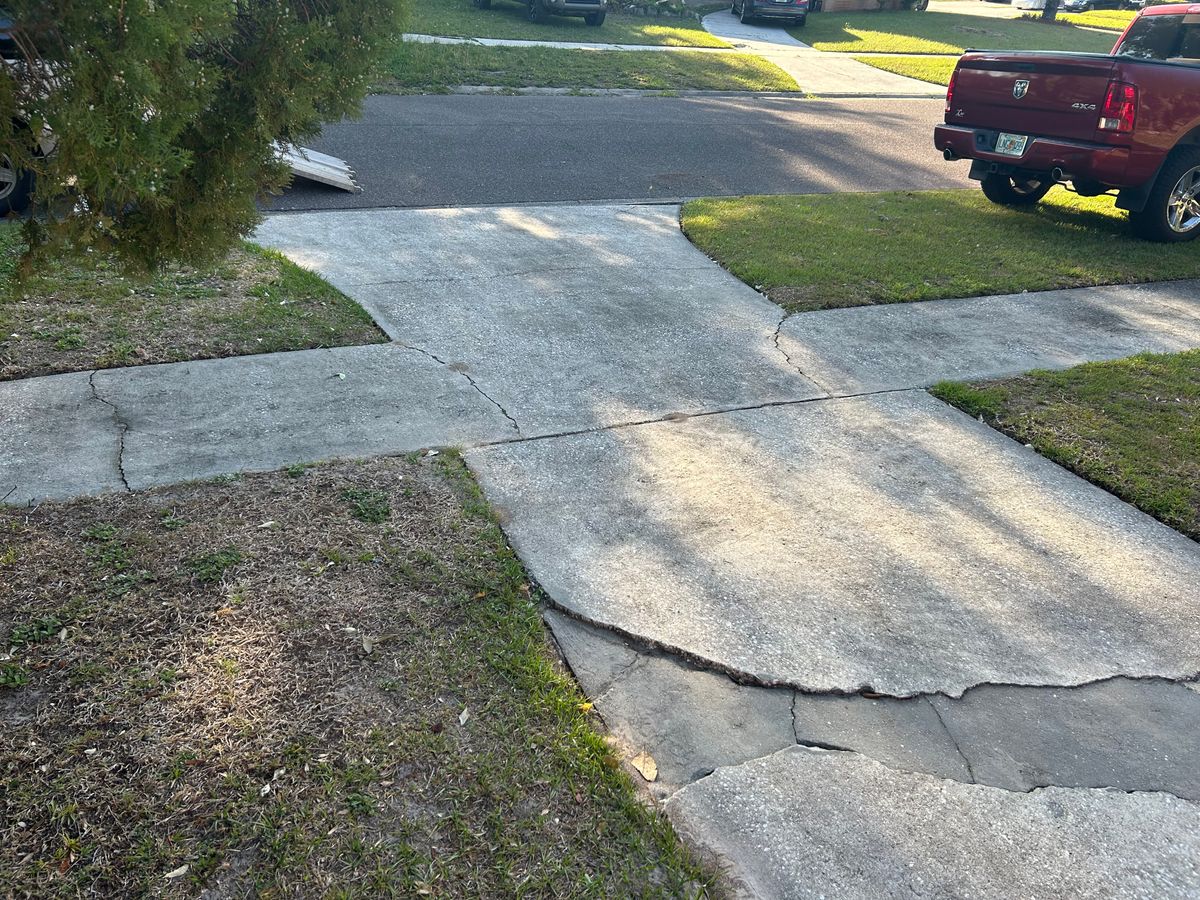 Driveway and Sidewalk Cleaning for Project Masters Group in Tampa, FL