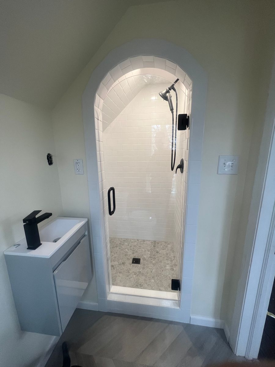 Frameless Shower Setup for Topline Glassworks in Kansas City, MO