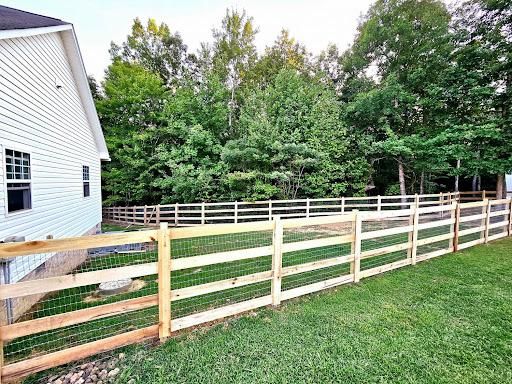 Wood Fence for Southern Town & Country Fence in Sparta, TN