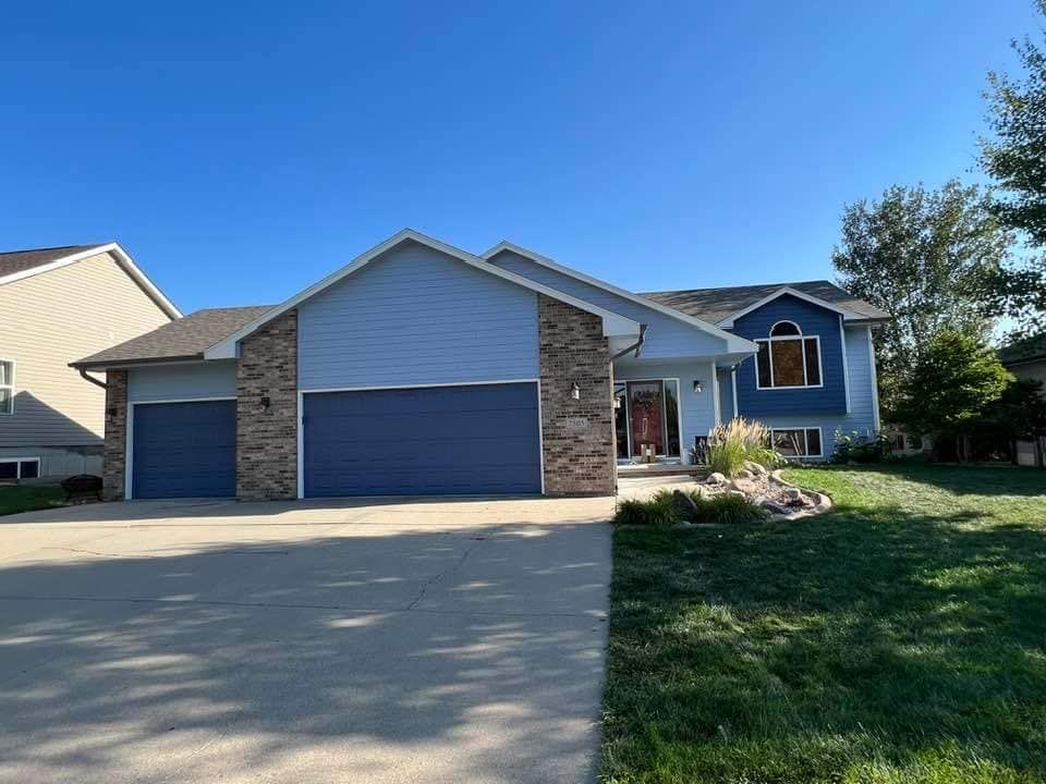 Kitchen and Cabinet Refinishing for Golden Standard Painting & Drywall  in Sioux Falls, SD