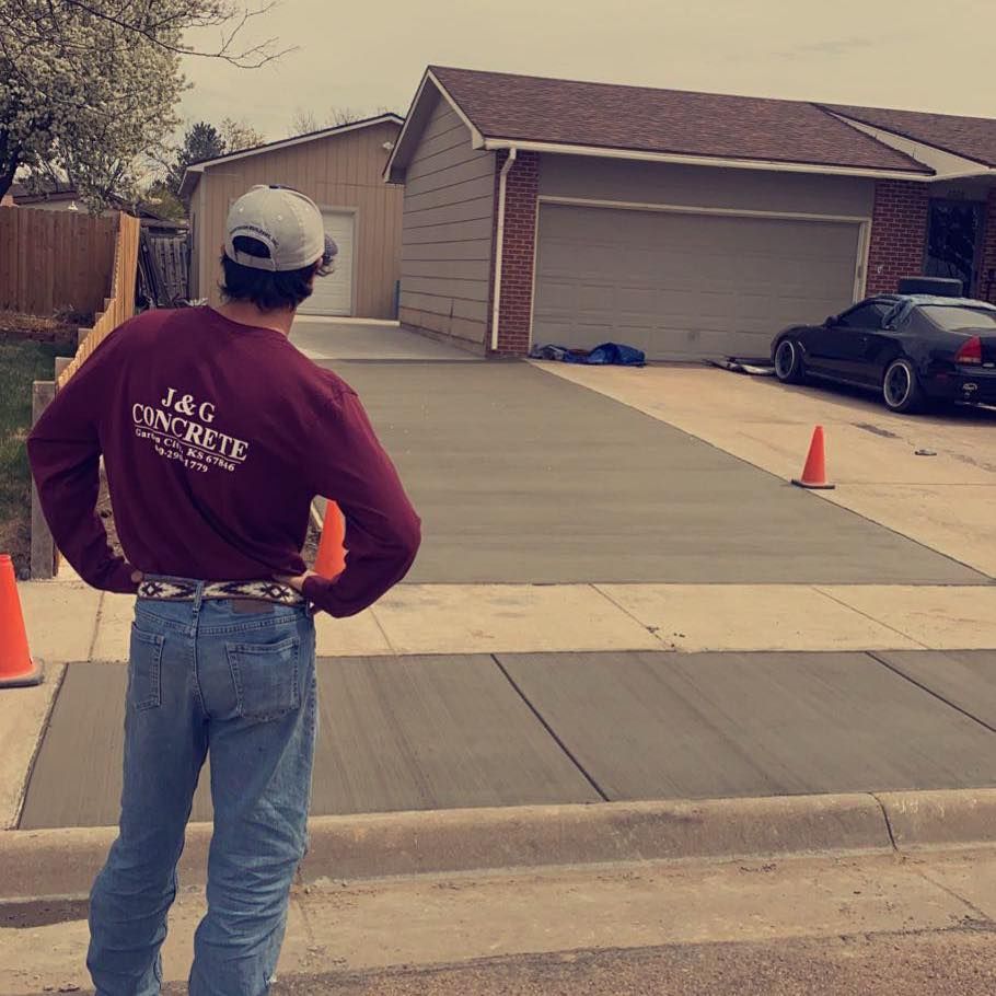 Concrete Slab Construction for J&G Concrete LLC in Garden City, KS