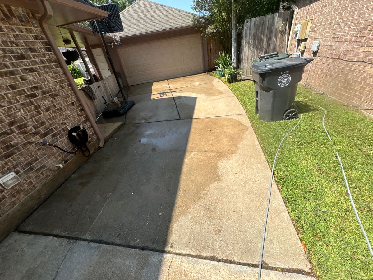 Driveway & Sidewalk Cleaning for Power Pressure Wash in Houston, TX
