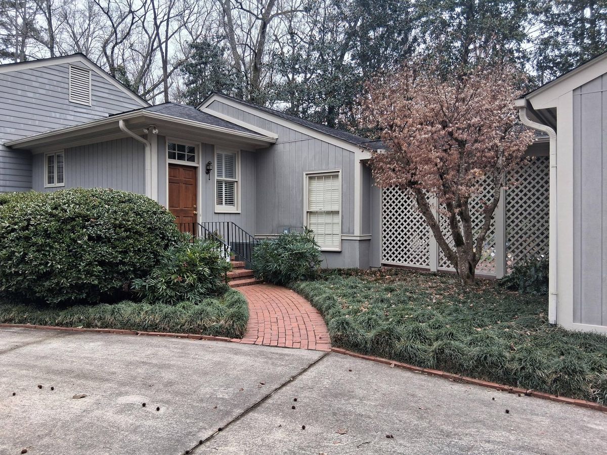 Driveways & Sidewalks for RH Strictly Business Auto Detailing and Pressure Washing in Warner Robins, GA