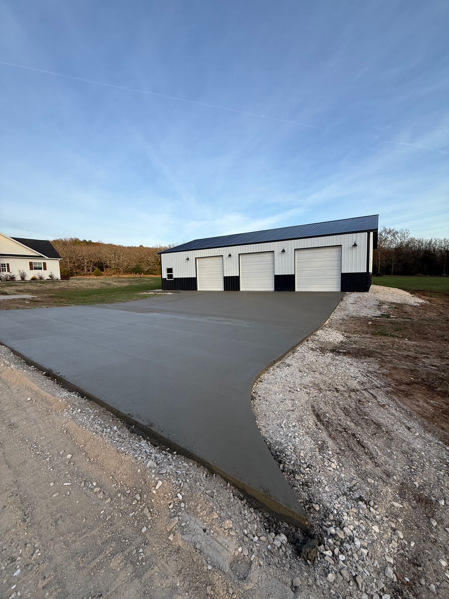 Driveways for Modern Concrete LLC in Lowell, AR