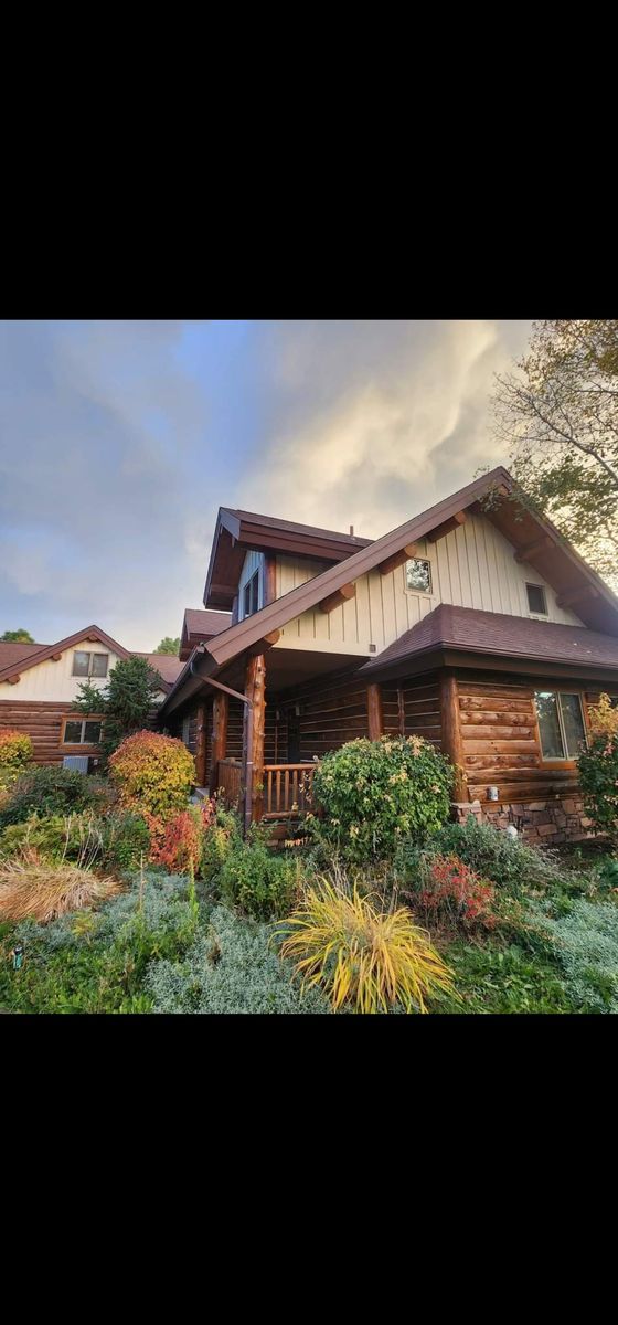 Log Home Finishing for Shay’s Chinking in Hamilton, MT