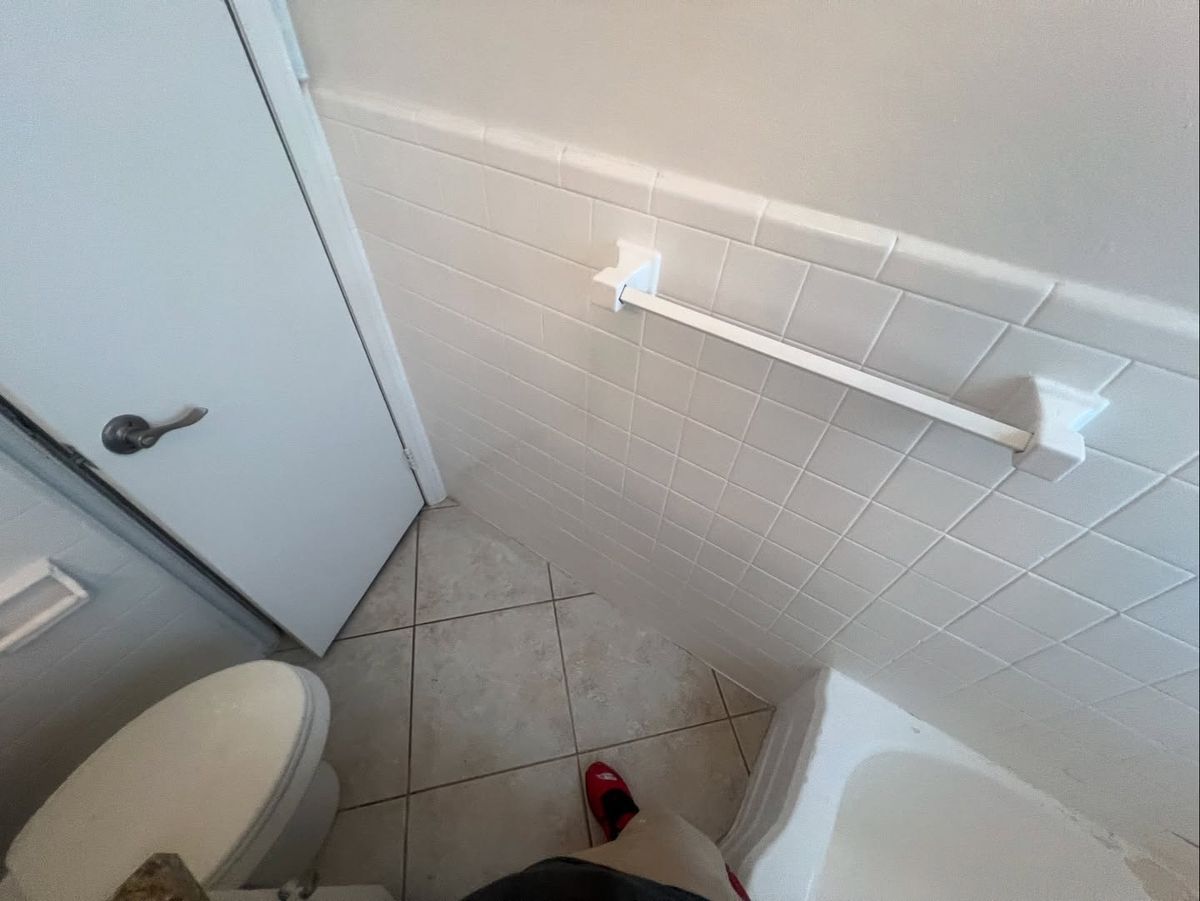 Bathroom Refinishing for J & J Refinishing in Fort Lauderdale,  FL