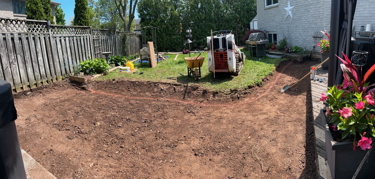 Interlocking & Natural Stone for Calderwood Landscapes in Oakville, ON