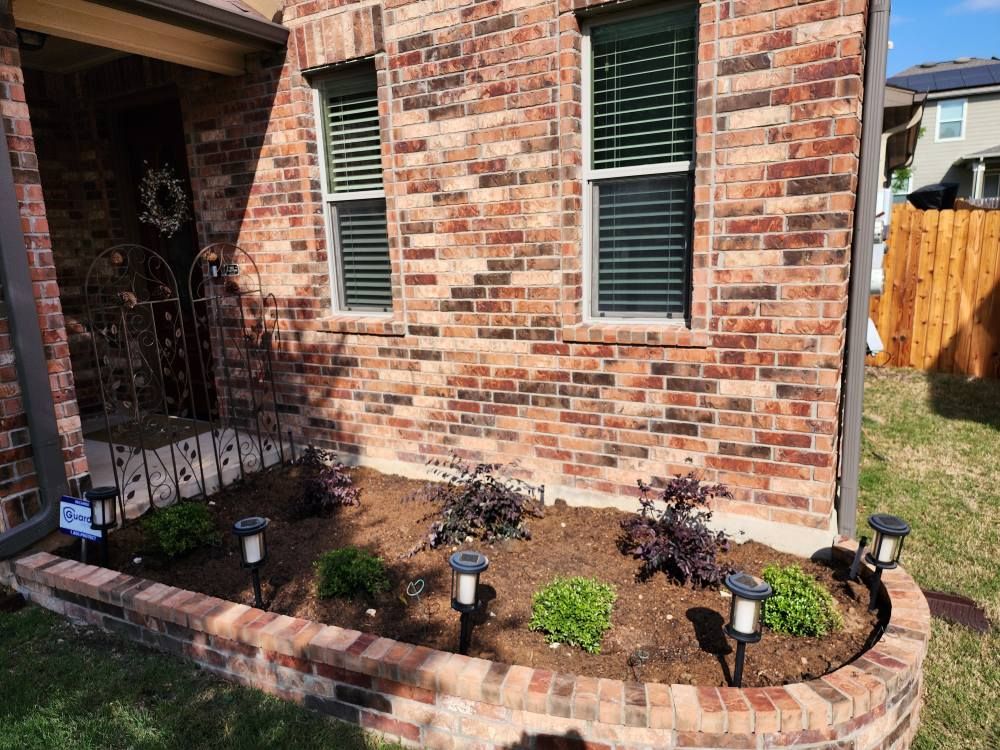 Mulch Installation for Fresh Yards Landscaping in Austin, Texas