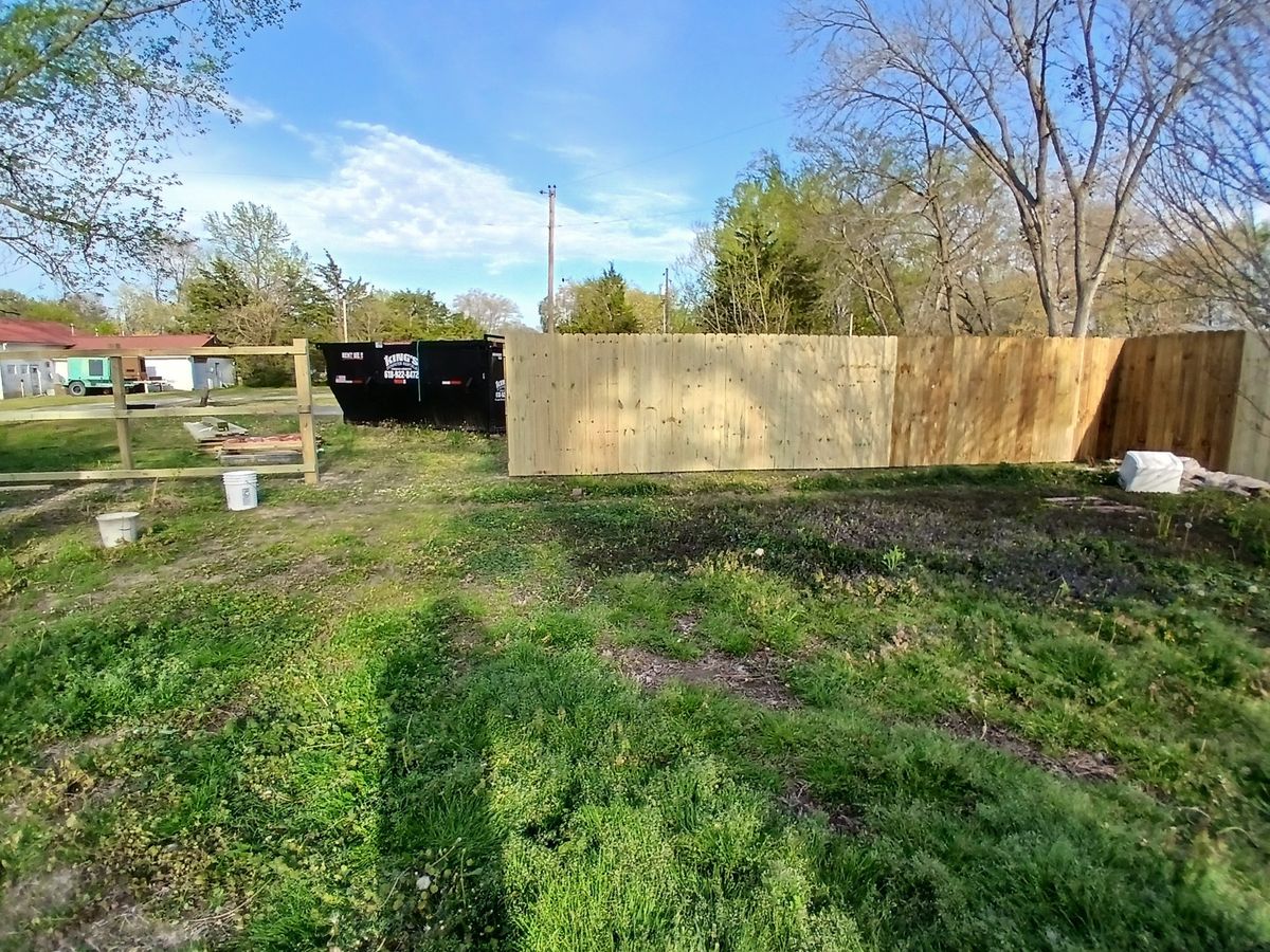 Fencing for Dead Tree General Contracting in Carbondale, Illinois