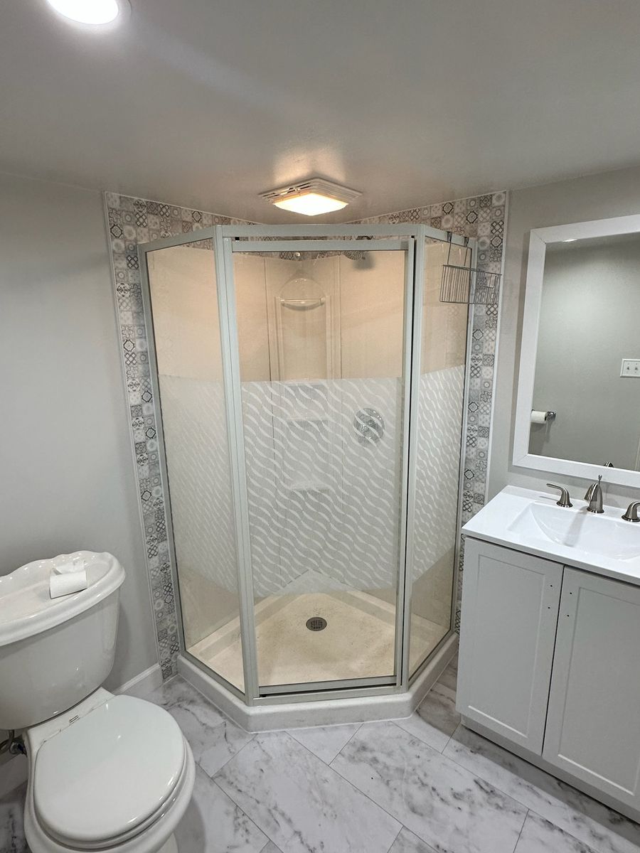 Custom Showers for Down Home Contracting in New Castle, PA