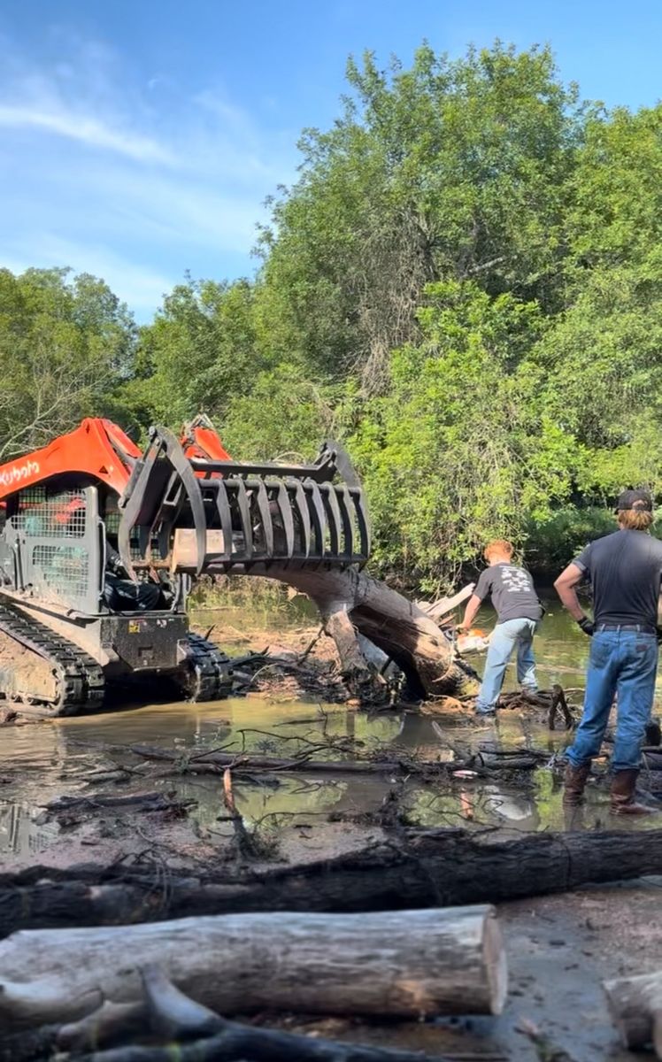 Tree Removal for Superior Lawn and Tree LLC in Clifton, TX