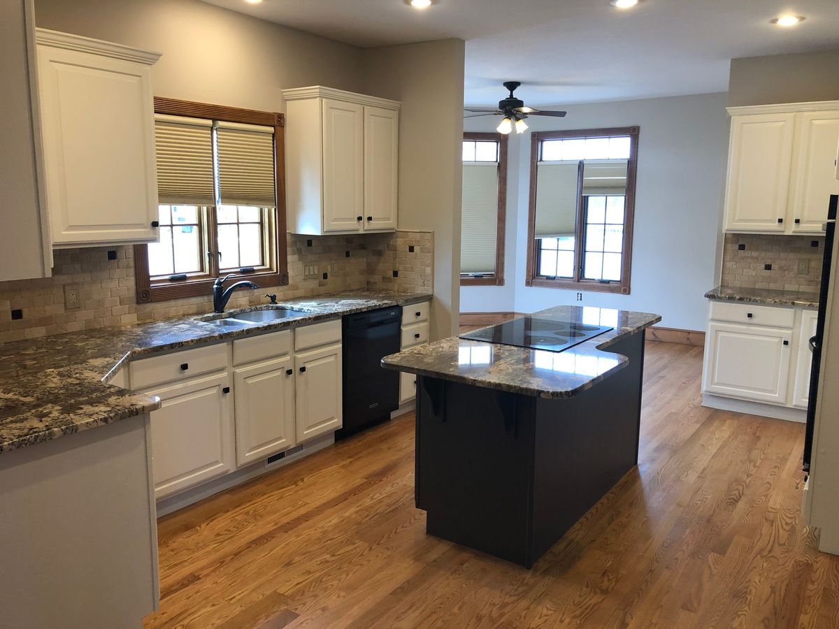 Kitchen and Cabinet Refinishing for Ryeonic Custom Painting in Swartz Creek, MI