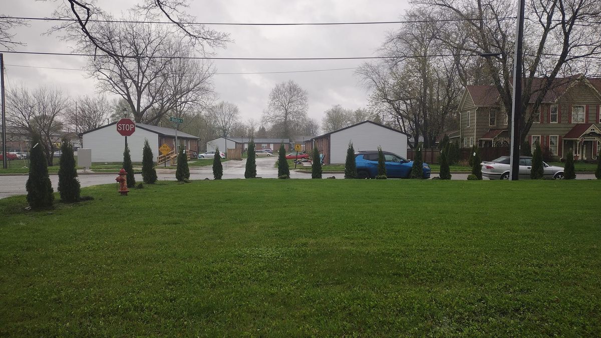 Shrub Trimming for Bearforce Lawn Care LLC in Greenfield, IN