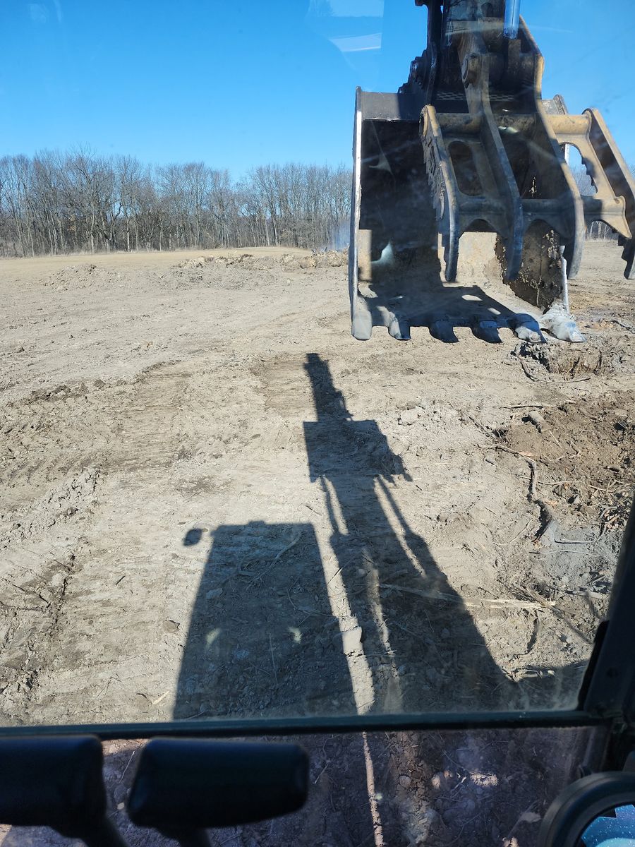 Excavation for BDS Trucking & Excavating in Litchfield, IL