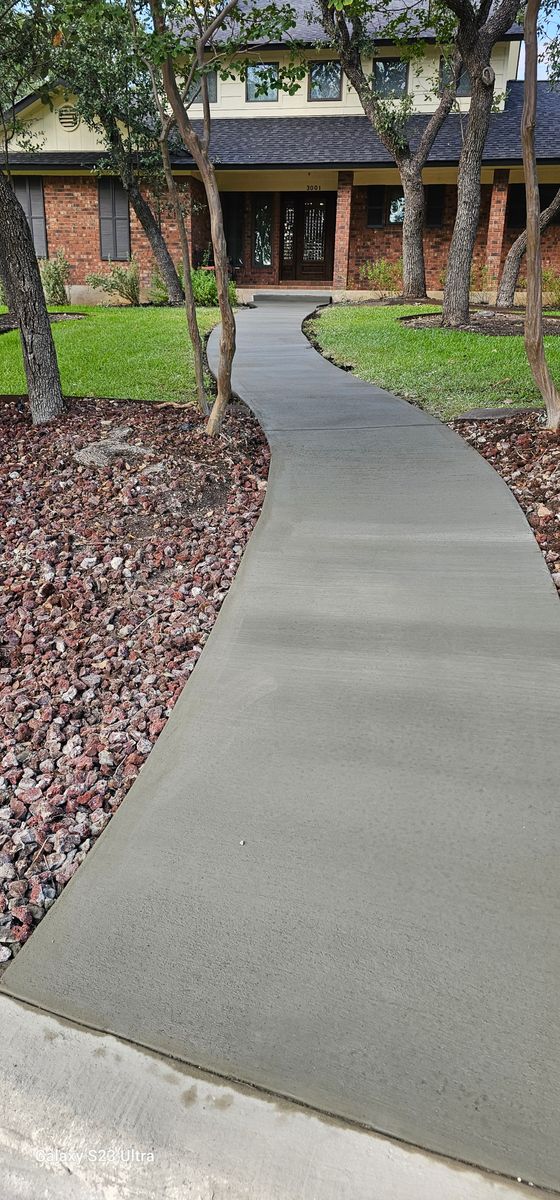 Driveways for Martin's Masonry & Landscaping in Leander, TX