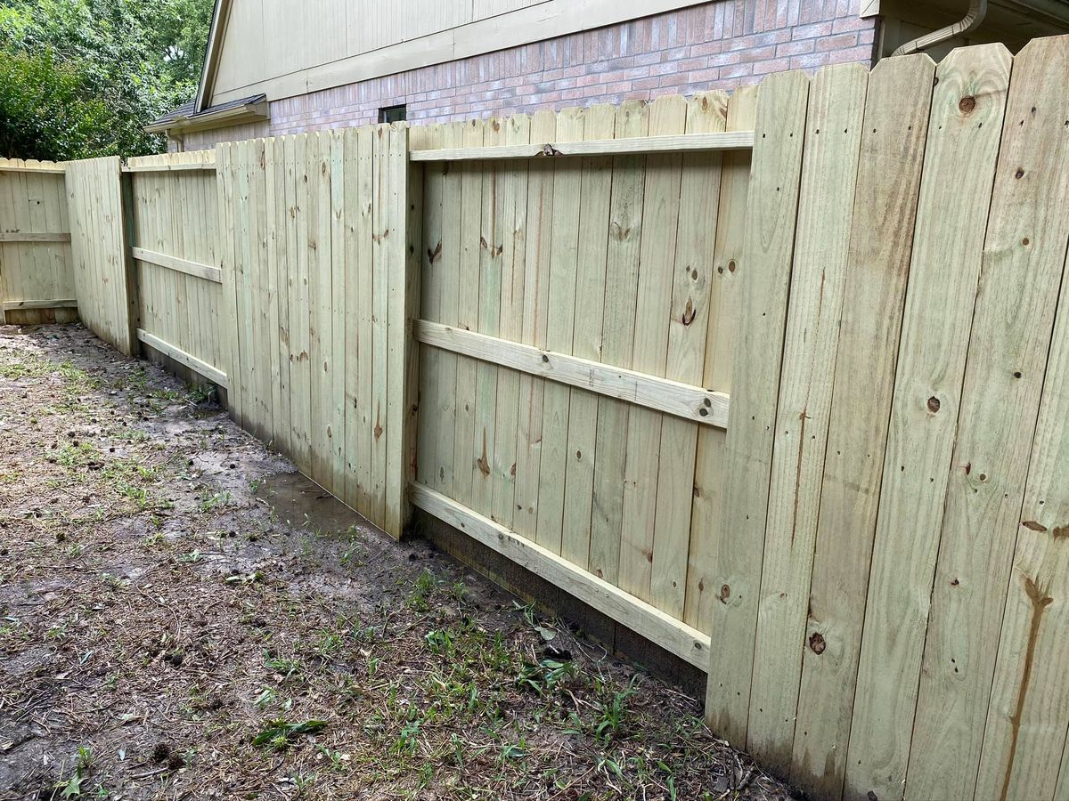 Fencing for Samuels Construction in Conroe, TX