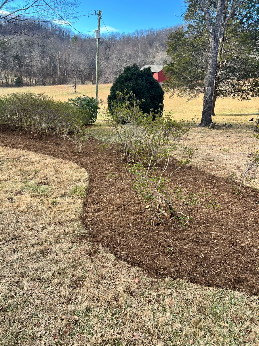 Mulch Installation for Valencia’s Lawncare in Charlottesville, VA