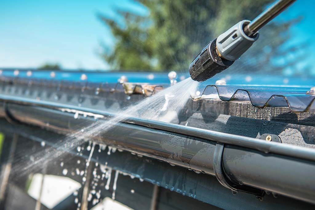   Gutter Cleaning for MAWS Home Remodeling & Restoration in Madison, IL