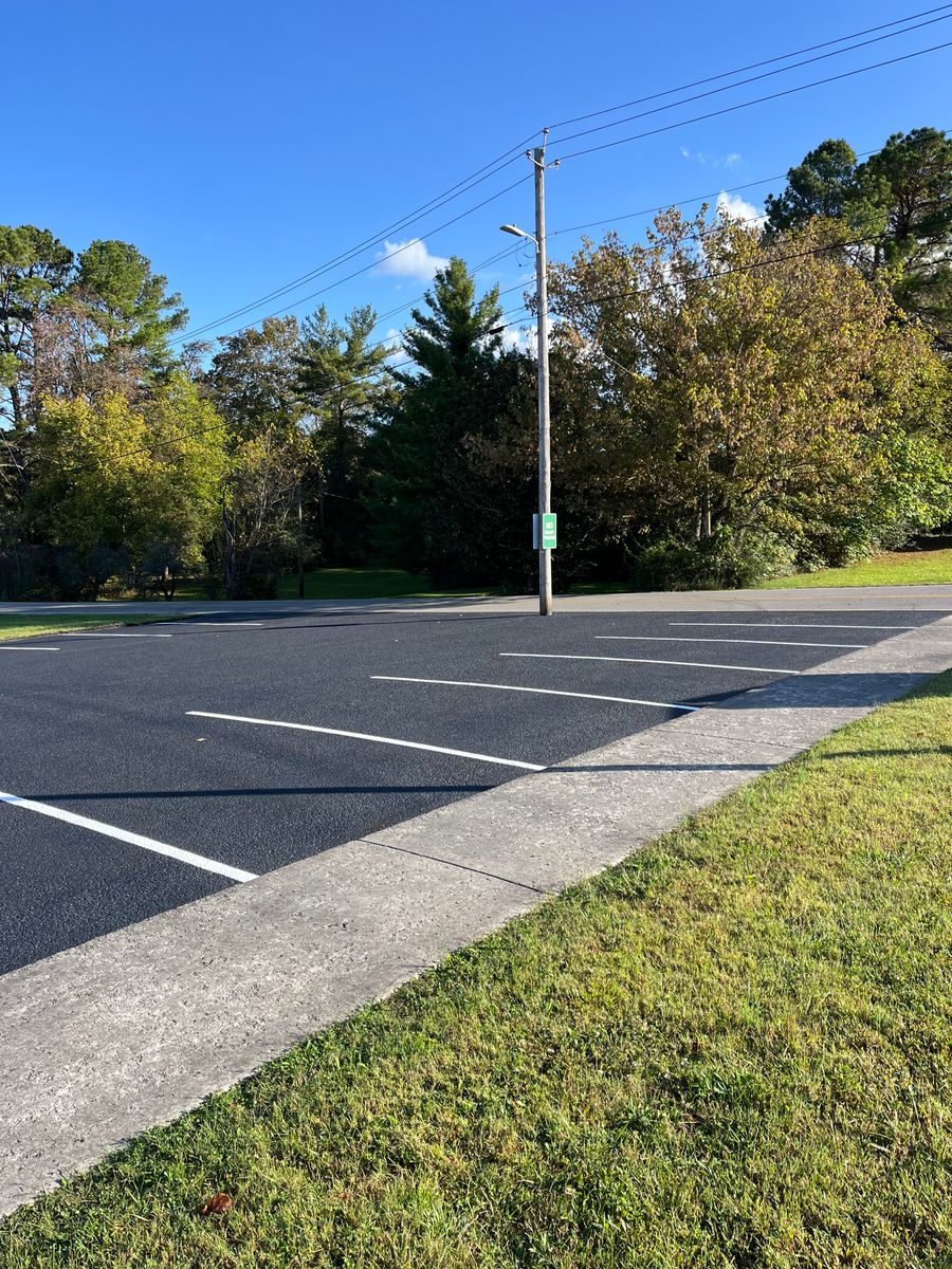 Asphalt Paving for Metzler Paving and Sealcoating in Jacksboro, TN
