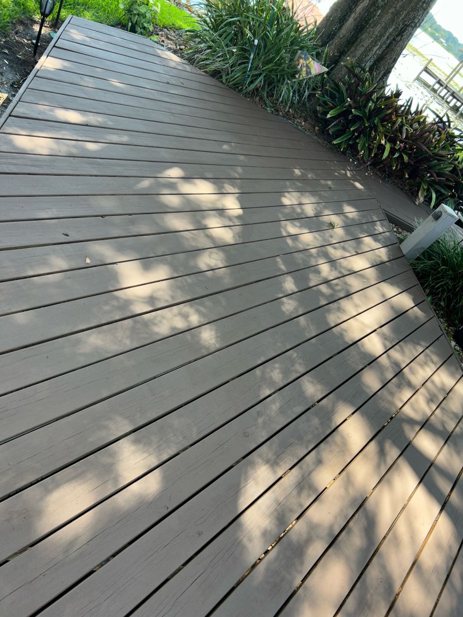 Outdoor Decks & Patios for Vivid Paint Solutions, LLC. in Lakeland, FL