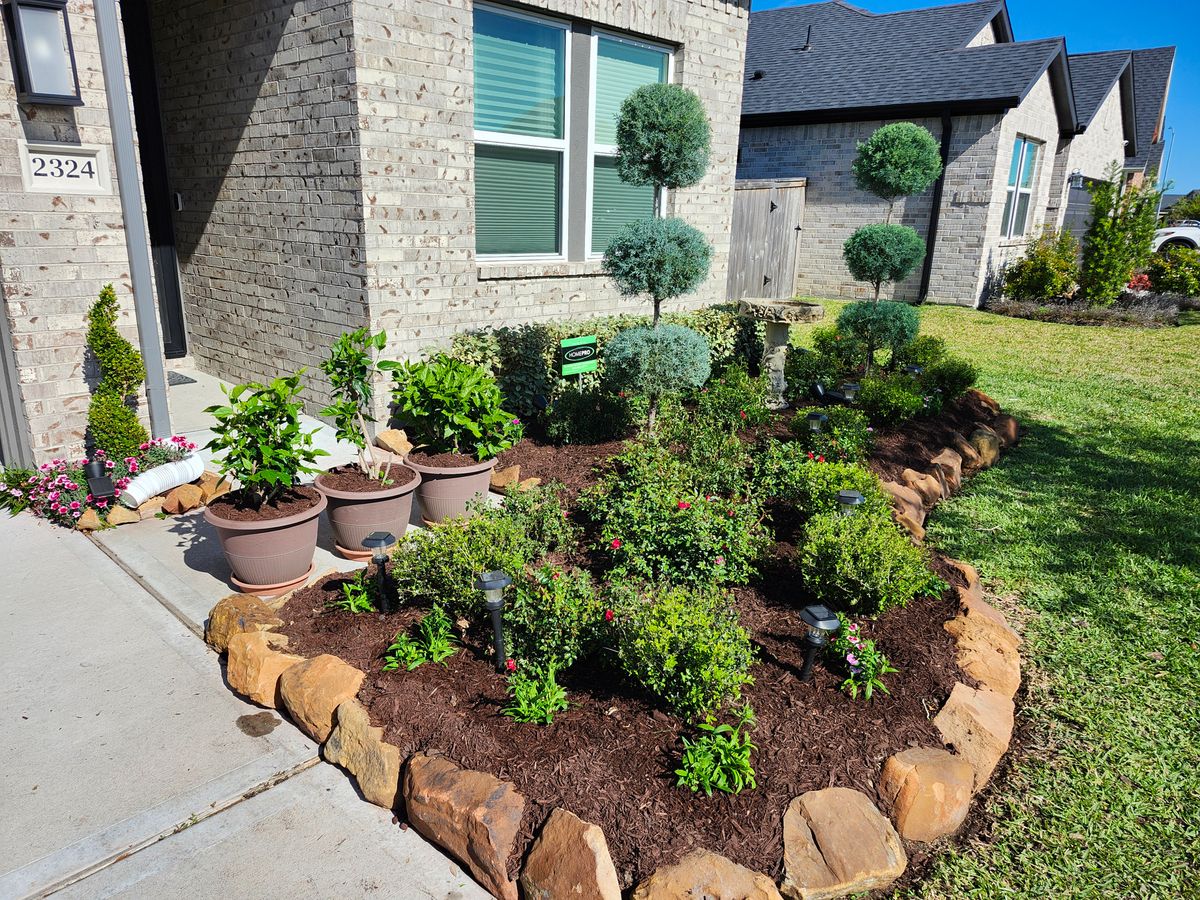 Flowerbeds for Bonita Bay Lawn Maintenance LLC in La Porte, TX